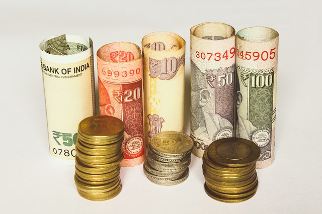 indické peníze, bankovky, mince
